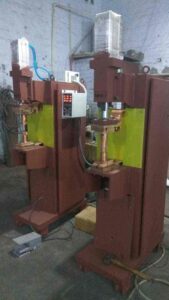 Spot welding machine